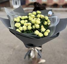 Букет Белые кустовые розы Солинеро в Большое Сареево